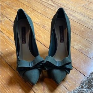 Steve Madden bow pumps